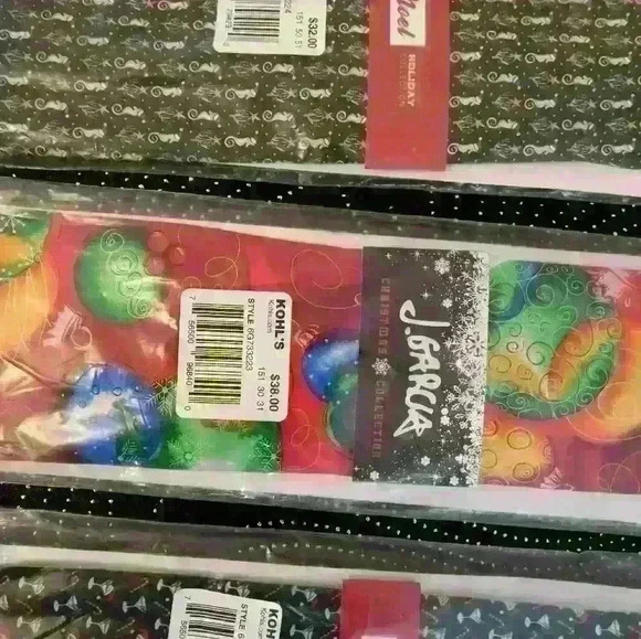 Men's Christmas neckties set of three purchase from Kohl's new with tags - Picture 6 of 6